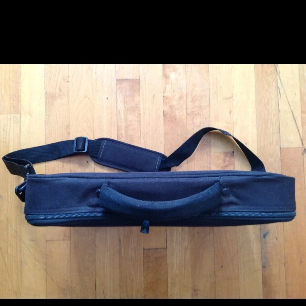 TARGUS Black Canvas Laptop Case Zippered Briefcase Messenger Bag 17 X 12